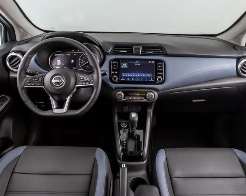 Nissan Versa - espaço interno